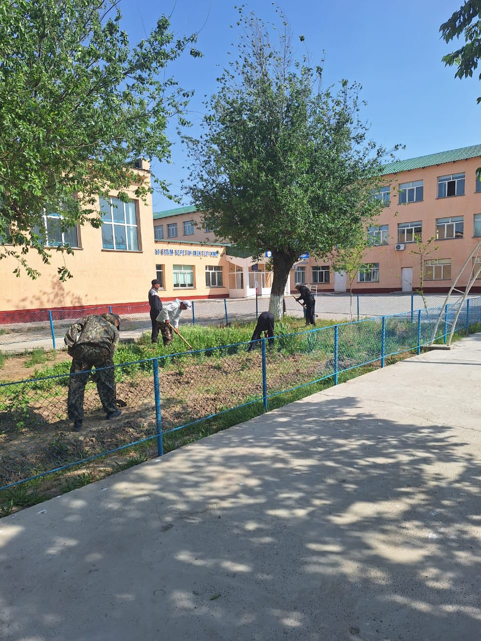 🌳🌳ТАЗА ҚАЗАҚСТАН🌳🌳 Көкмардан жалпы білім беретін мектепте 30 сәуір күні “Таза Қазақстан” акциясы аясында тазалық жұмыстары жүргізілді. #ТазаҚазақстан